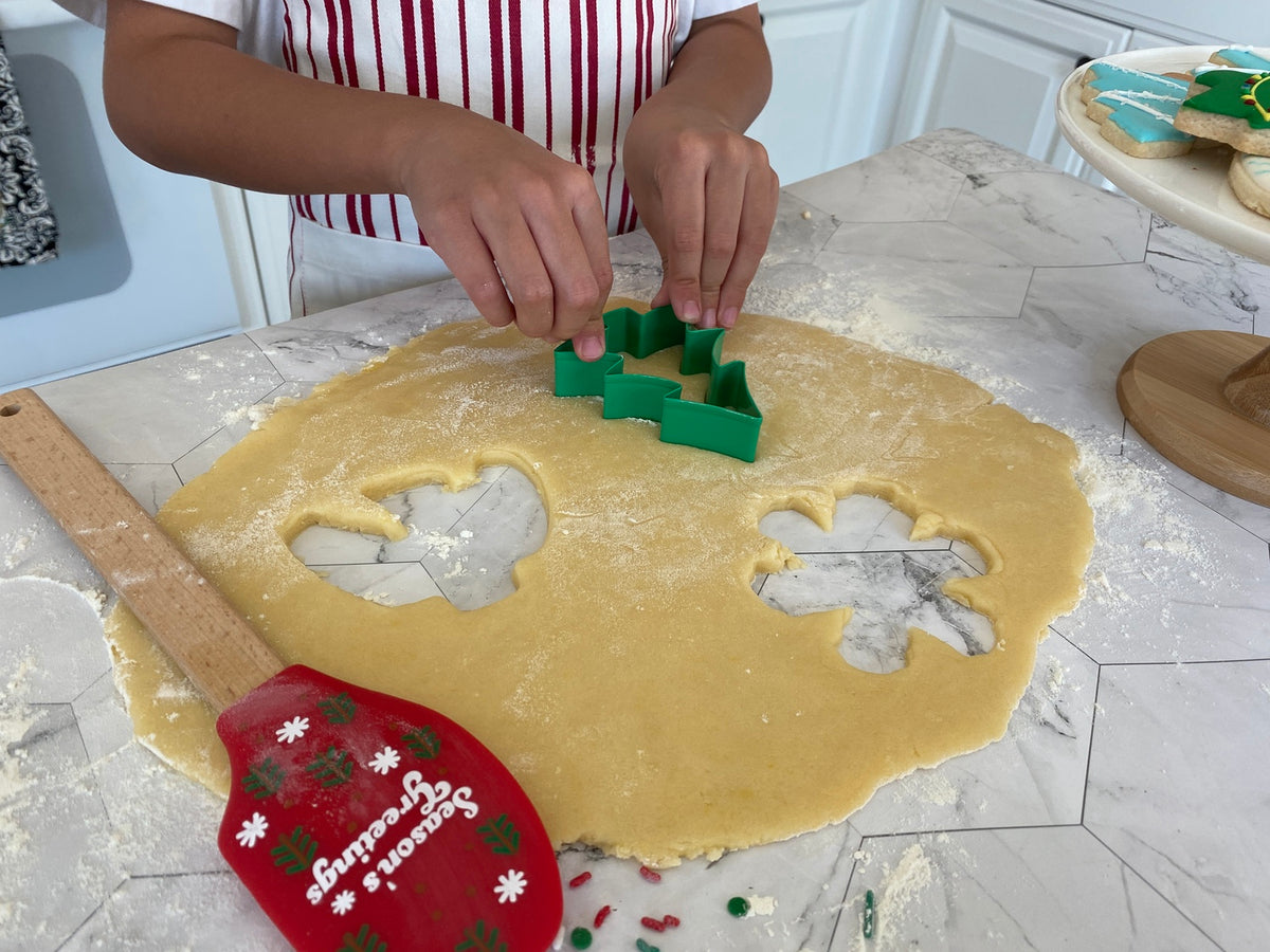 Winter Wonderland Tree Cookie Cutter Set with Spatula